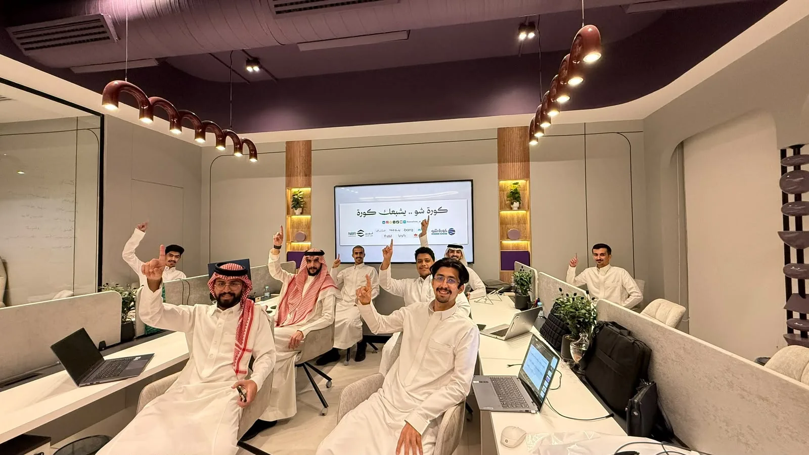 الفريق في مساحة العمل